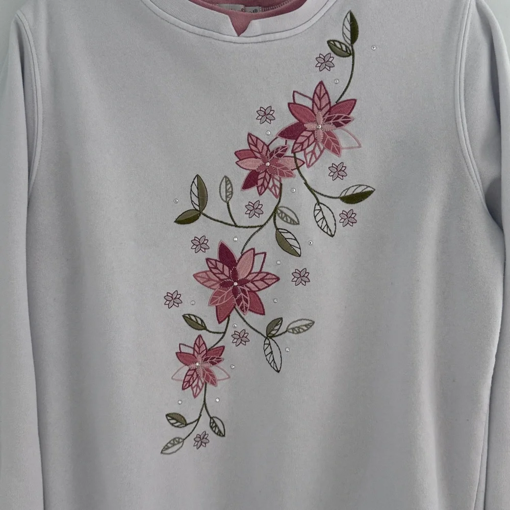 Hasting & Smith Poinsettia Embroidered White Sweater SZM. - Picture 2 of 10